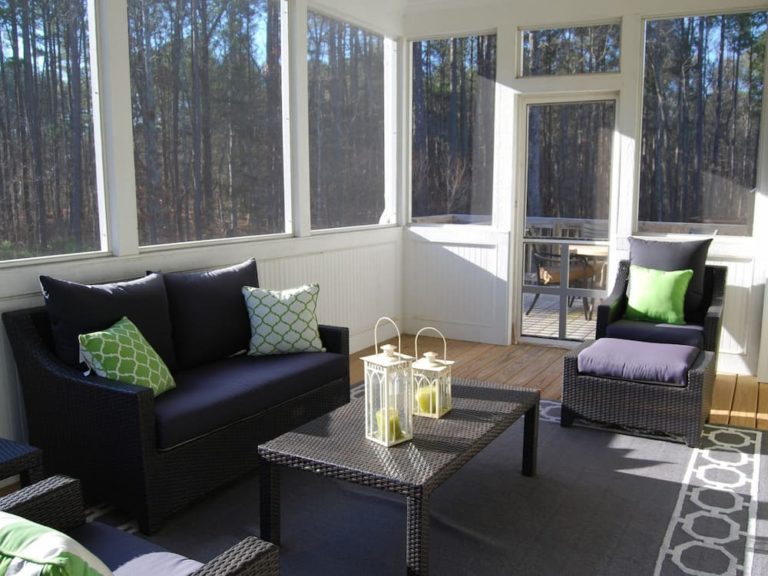 カスタムデザインのサンルーム